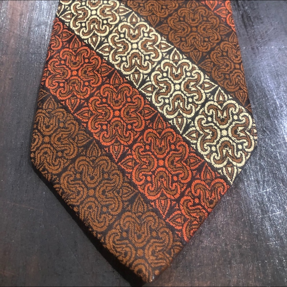 Vintage  Wembley Wemlon Necktie